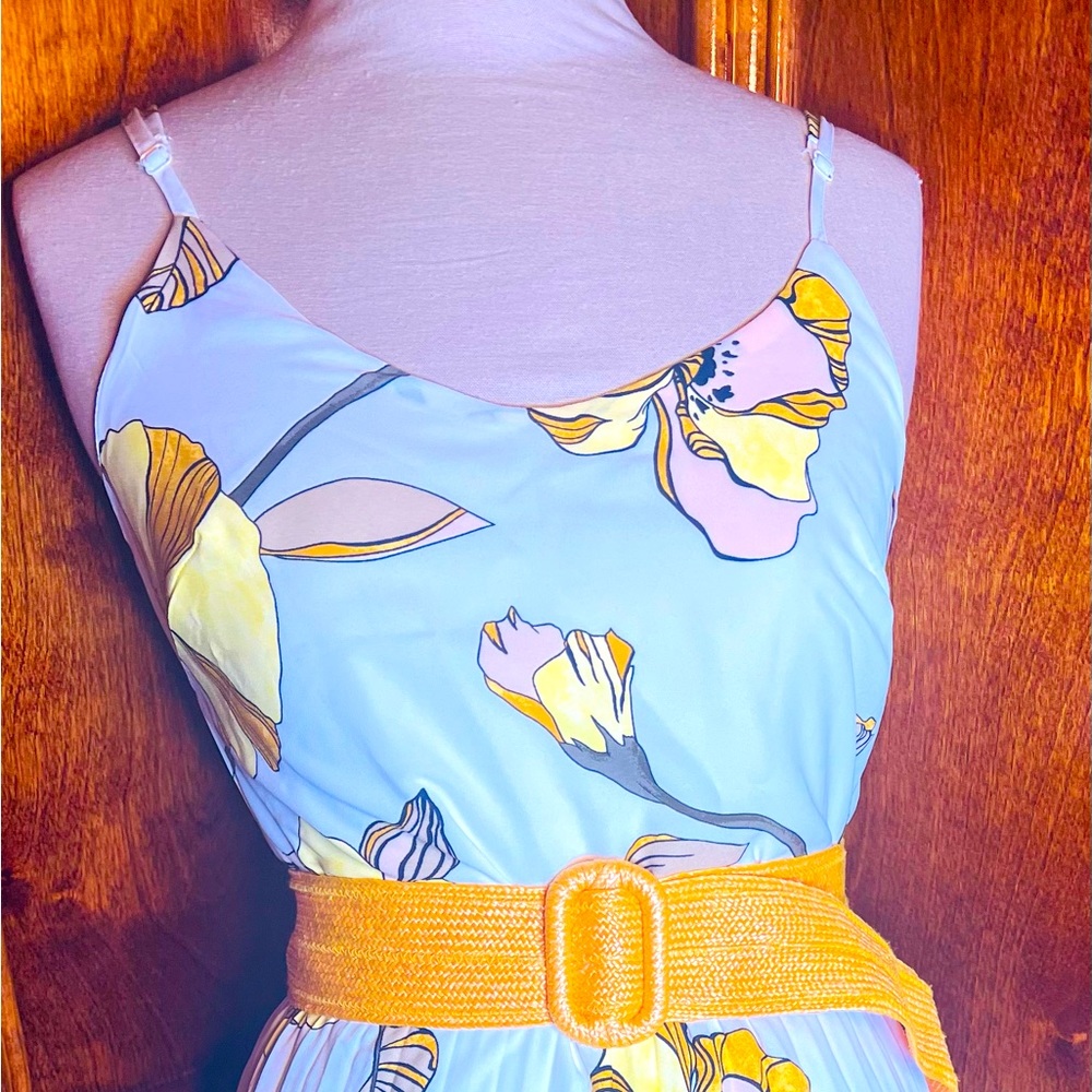 Target brand A New Day pleated floral dress💛🤍… includes orange vintage belt🧡
